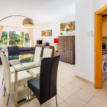 Townhouse Flora بيت للعطل *
